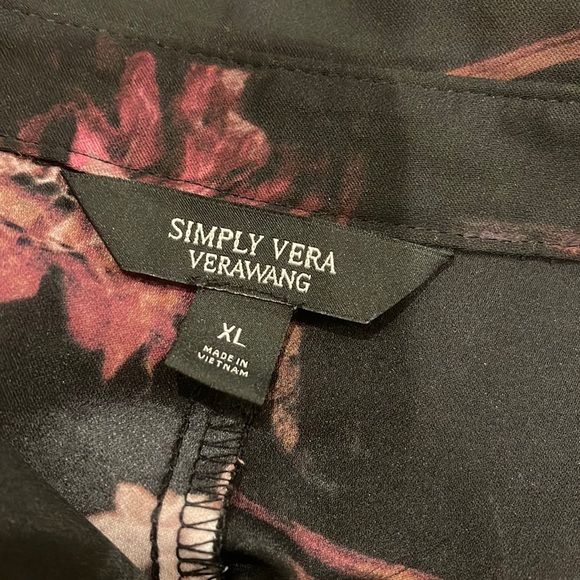 Simply Vera Vera Wang Black Floral Blouse Sz XL - Picture 6 of 8